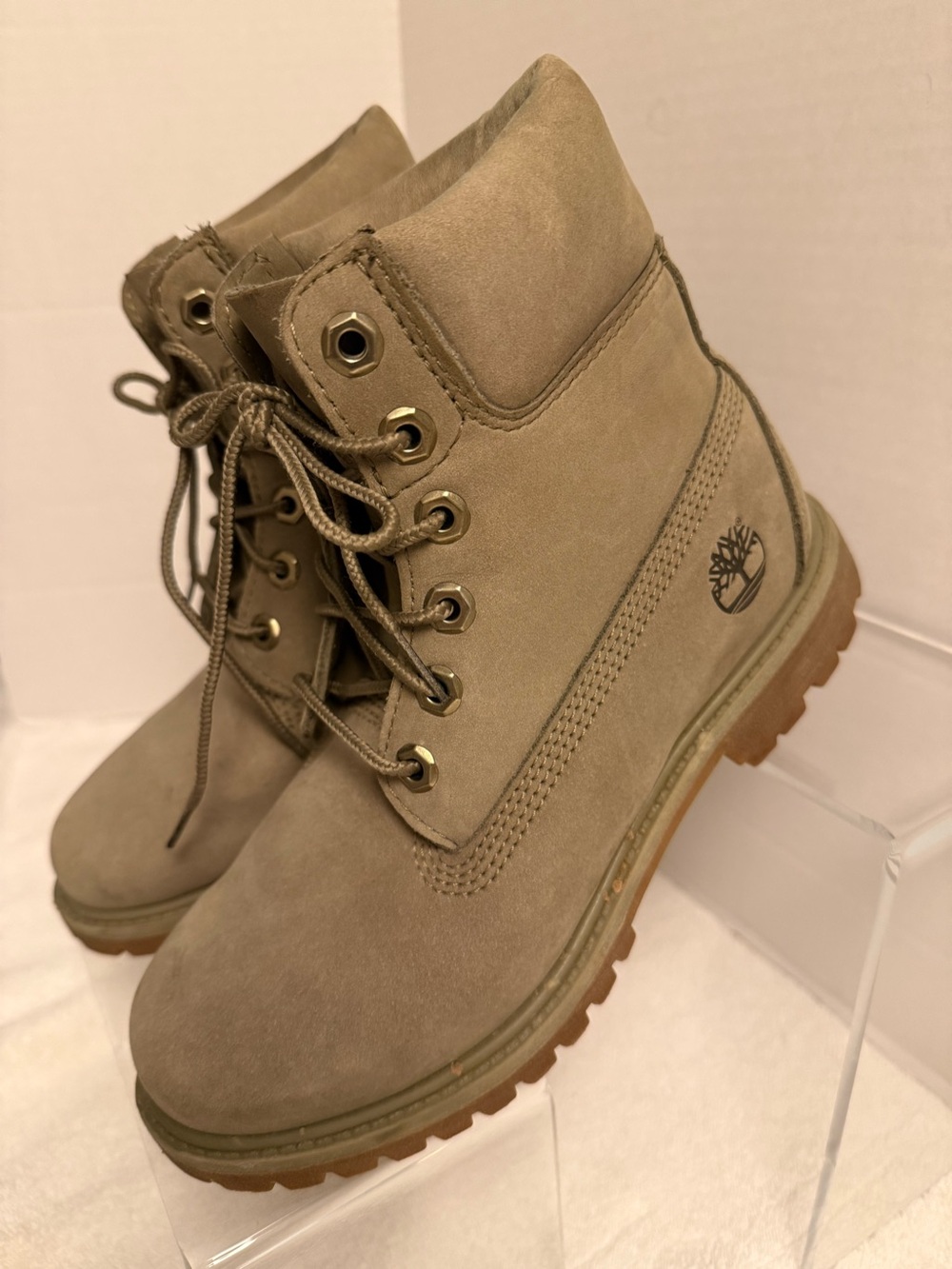 Timberland Women’s 6” Waterproof Beige Suede Boots 6.5 NWOT